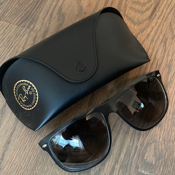 Black Ray-Ban Sunglasses - Picture 2 of 13